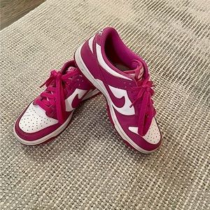 Nike Dunk Low Active Fuchsia size 3.5Y